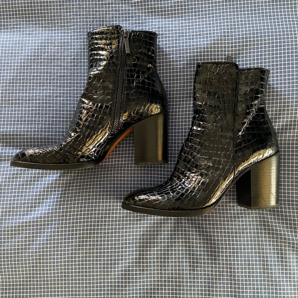 Donald Pliner, patent black snake boots, New 6 - Picture 5 of 5
